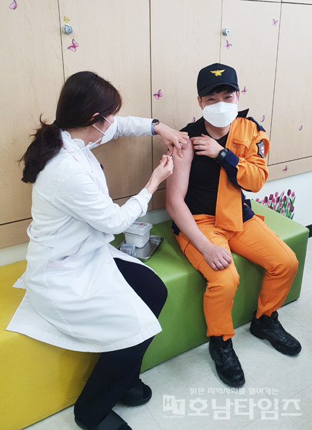 목포소방서 구급대원 ‘코로나19 백신’ 예방접종.