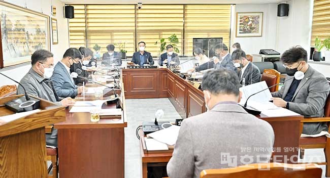 2022년 11월 4일 의회운영위원회 회의 사진.