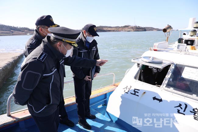 목포해경서장, 설 연휴 다중이용선박 안전관리 점검.
