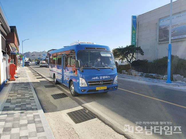 신안군 친환경 전기버스 운행 개시.