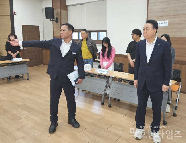 구복규 화순군수, 제22대 국회의원선거 투표소 현장 점검.